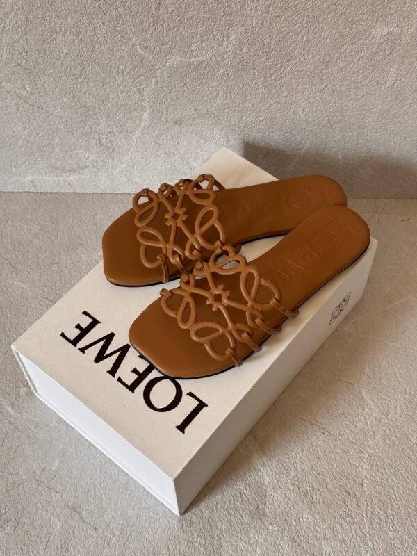 ⁦LOEWE Brown⁩ - الصورة ⁦4⁩
